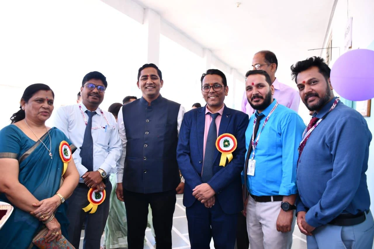 Faculty and management group photograph at Techkriti